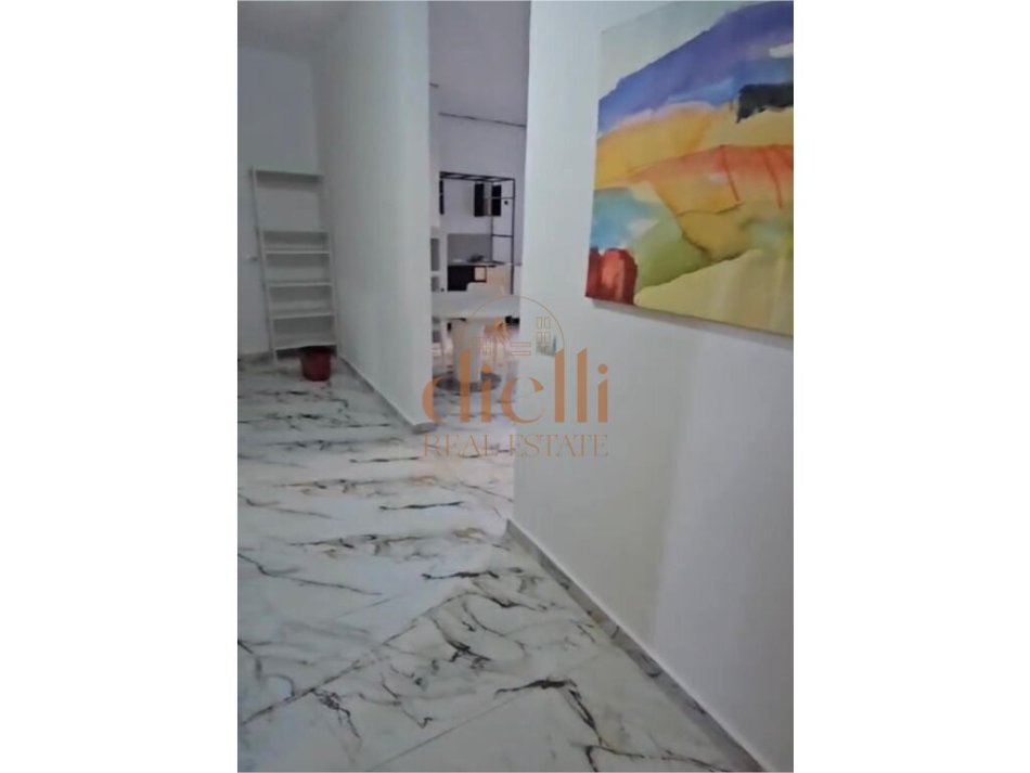 Tirane, jepet me qera apartament 2+1+Ballkon Kati 2, 95 m² 500 € 