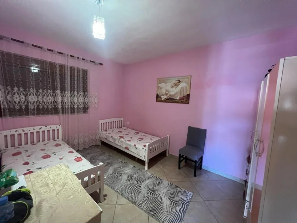 Tirane, jepet me qera apartament 2+1 Kati 1, 130 m² 400 € (RRUGA DANISH JUKNIU)