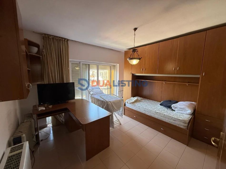 Tirane, jepet me qera apartament 3+1 , 150 m² 1.250 € (Rruga Elbasanit)