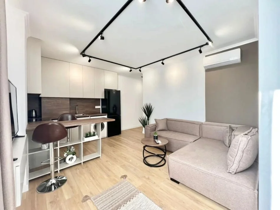 Tirane, shitet apartament 1+1 , 130 m² 350.000 € (Stacionit Trenit)