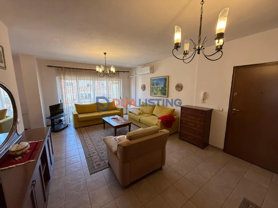 Tirane, jepet me qera apartament duplex 3+1+Ballkon Kati 3, 150 m² 1.250 € (Rruga e Elbasanit)