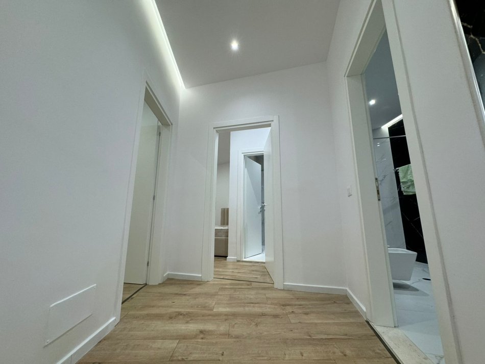 Tirane, shitet apartament 2+1 , 134 m² 254.000 € 