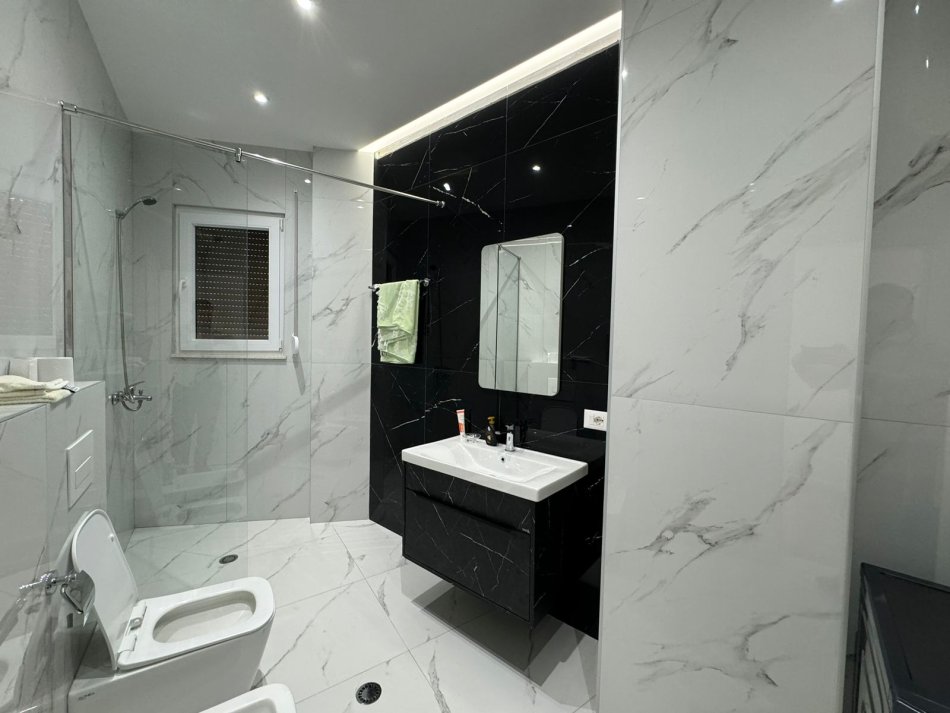 Tirane, shitet apartament 2+1 , 134 m² 254.000 € 