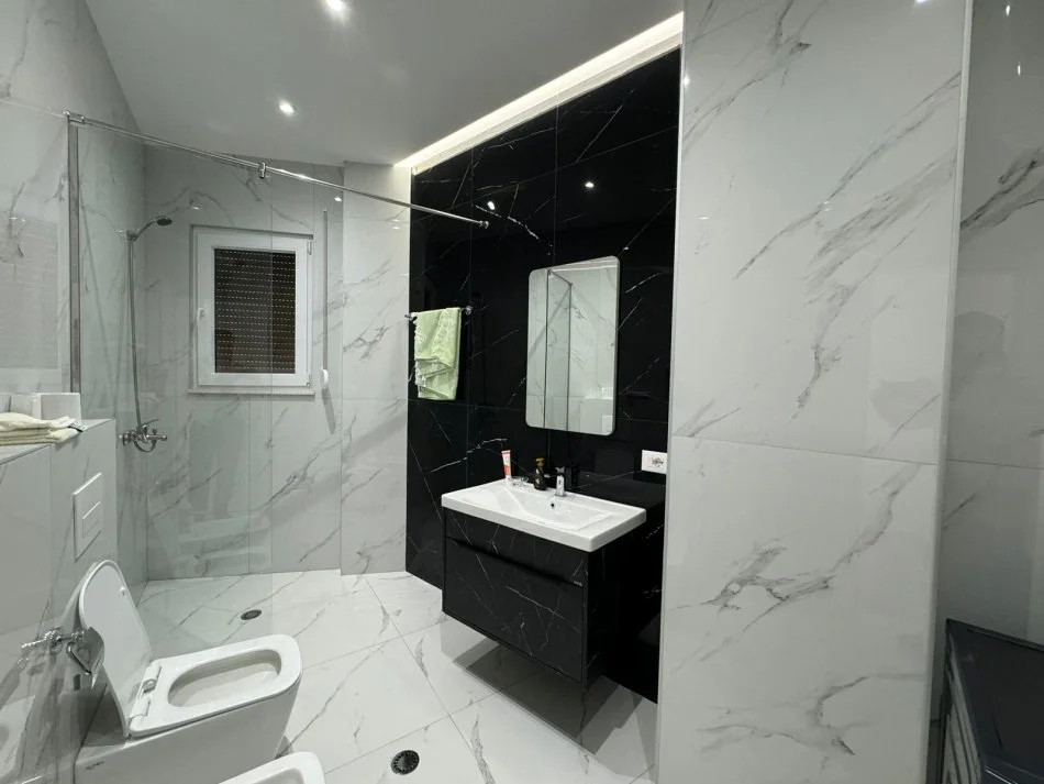 Tirane, shitet apartament 2+1 , 134 m² 254.000 € 