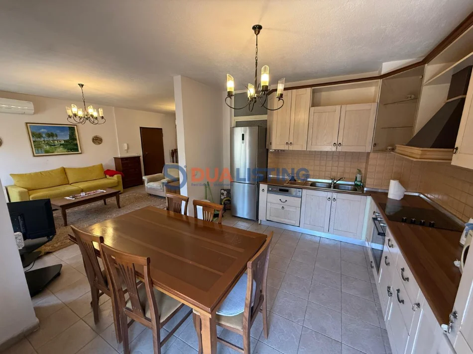 Tirane, jepet me qera apartament duplex 3+1+Ballkon Kati 3, 150 m² 1.250 € (Rruga e Elbasanit)