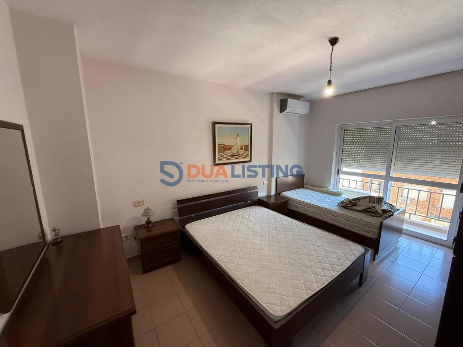 Tirane, jepet me qera apartament duplex 3+1+Ballkon Kati 3, 150 m² 1.250 € (Rruga e Elbasanit)