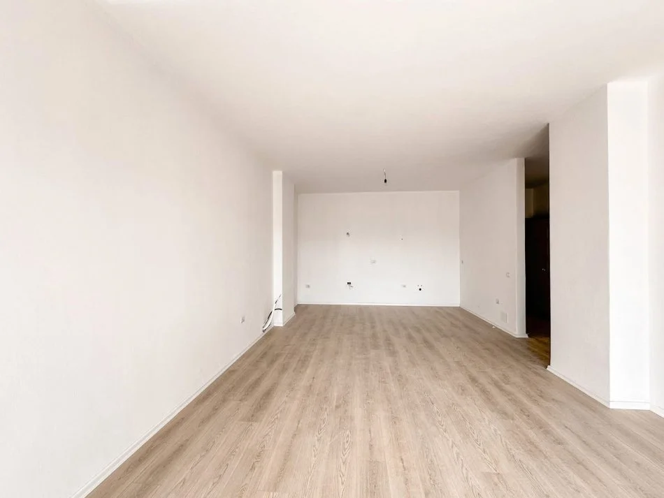 Tirane, shitet apartament 3+1 Kati 6, 150 m² 230.000 € (FUSHA AVIACIONIT)