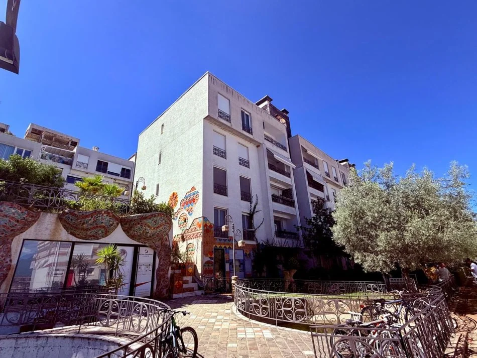Tirane, shitet apartament 1+1 , 71 m² 115.000 € 