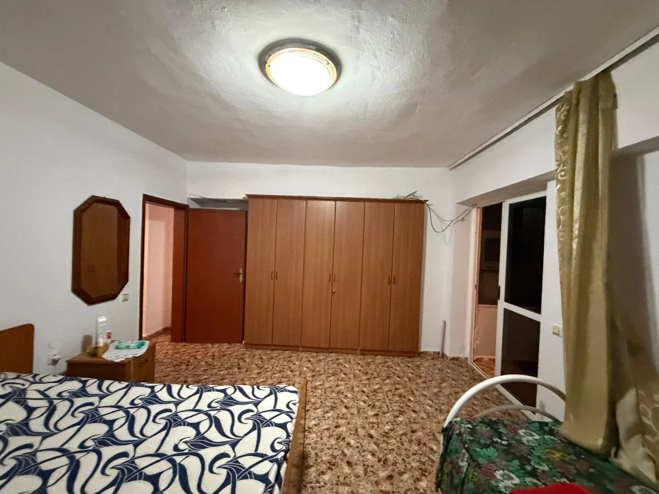 Durres, jepet me qera apartament 1+1 Kati 2, 300 € (Plazh, Iliria)
