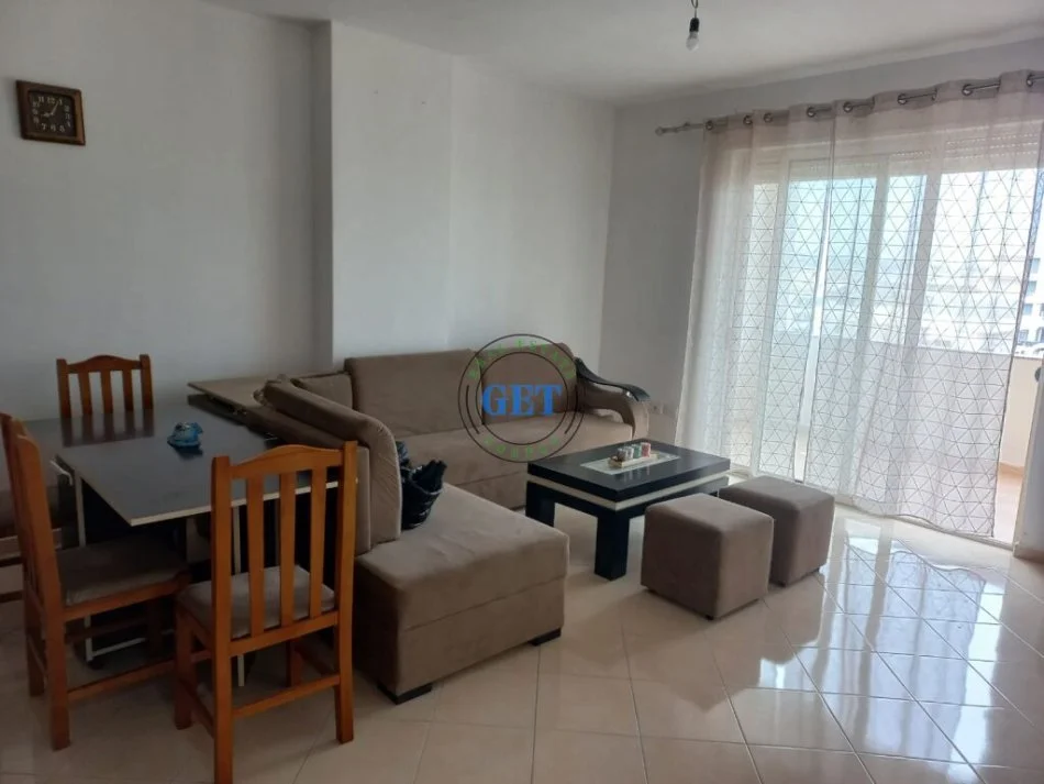 Durres, jepet me qera apartament 1+1+Ballkon Kati 6, 70 m² 300 € (Plazh, Durrës)