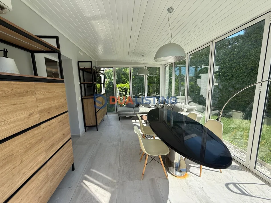 Tirane, jepet me qera Vile 4+1 , 350 m² 3.500 € (Teg)