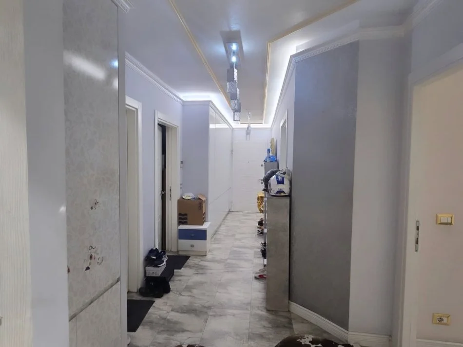 Tirane, shitet apartament 3+1 , 145 m² 299.000 € (Selvia)