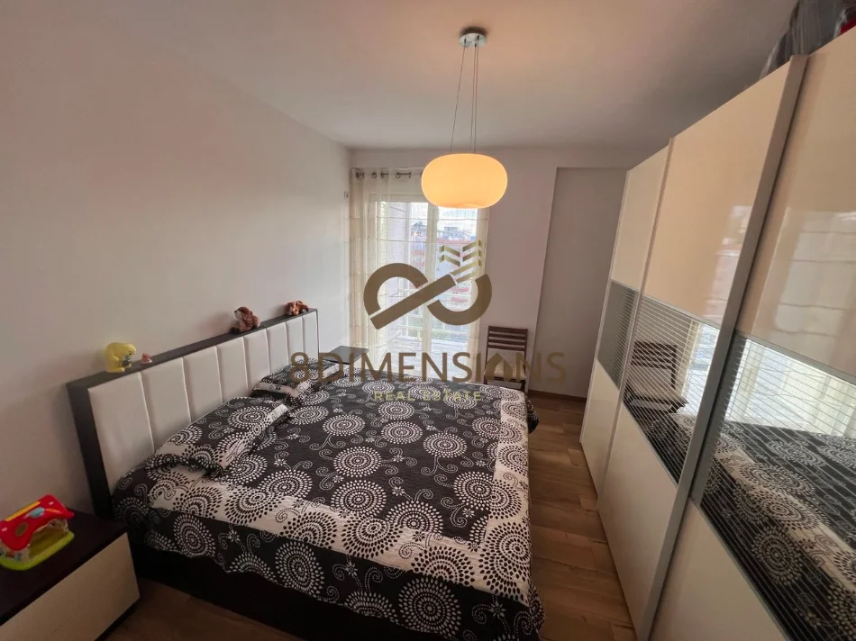 Tirane, shitet apartament 3+1+Ballkon Kati 4, 122 m² 176.000 € (fresk)