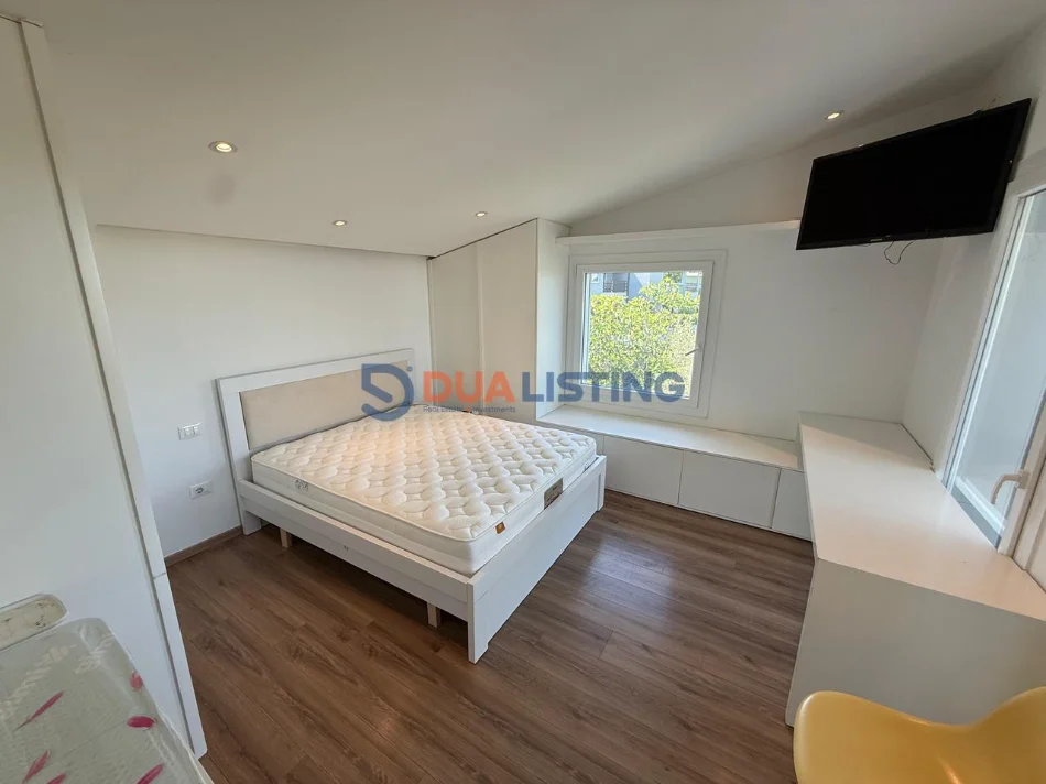 Tirane, jepet me qera Vile 4+1 , 350 m² 3.500 € (Teg)