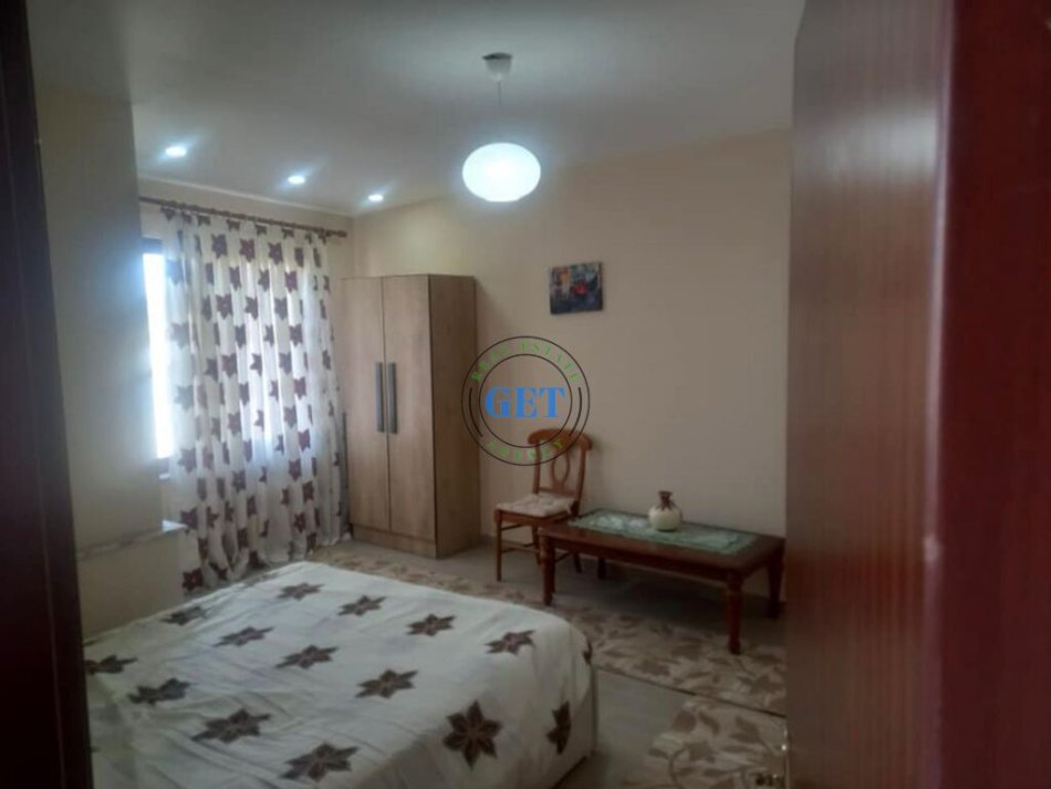 Durres, jepet me qera apartament 2+1+Ballkon Kati 4, 80 m² 400 € (Muzeumi, Durres)