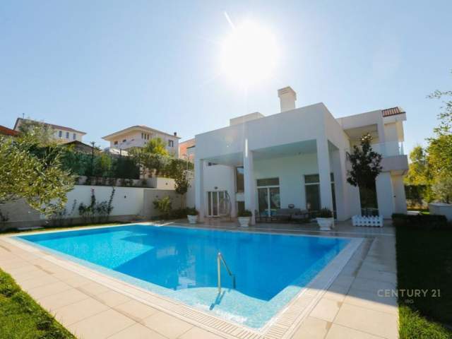 Vile ne Akacia Hills, 1.600 m²