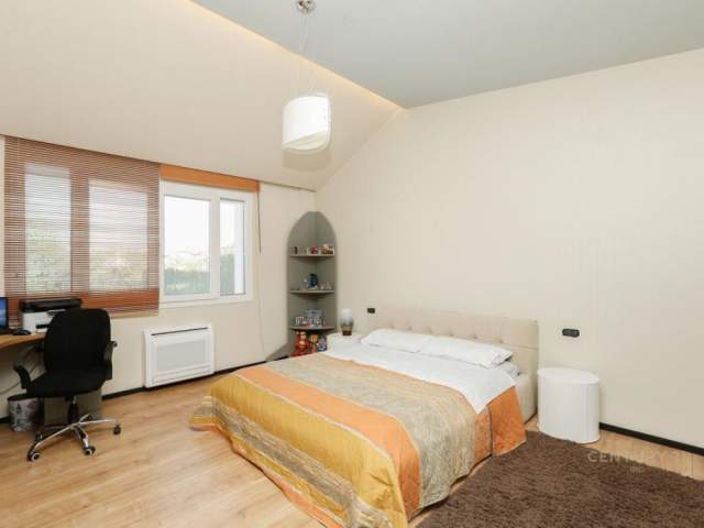 Vile ne Akacia Hills, 1.600 m²