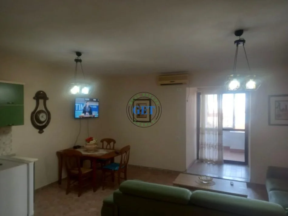 Durres, jepet me qera apartament 2+1+Ballkon Kati 4, 80 m² 400 € (Muzeumi, Durres)