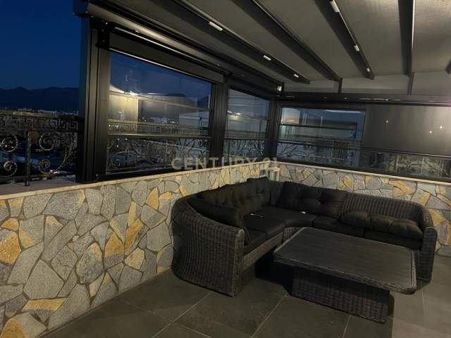 Tirane, jepet me qera apartament 3+1+BLK Kati 10, 200 m² 2.000 Euro (Perball Delijorgjit)