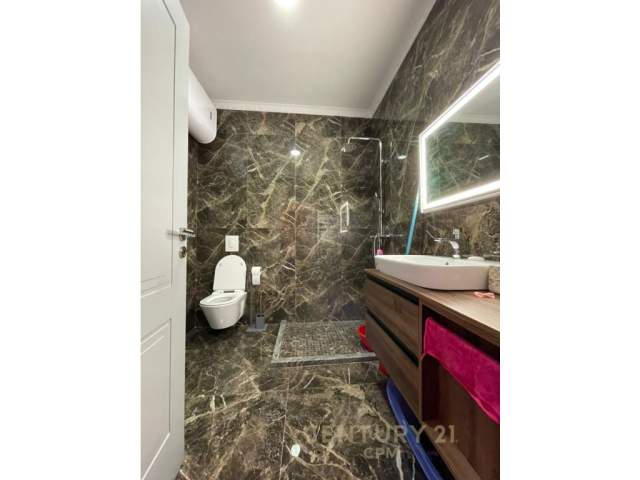 Tirane, shitet apartament 1+1+BLK Kati 3, 86 m² 130.000 Euro (Komuna e Parisit)