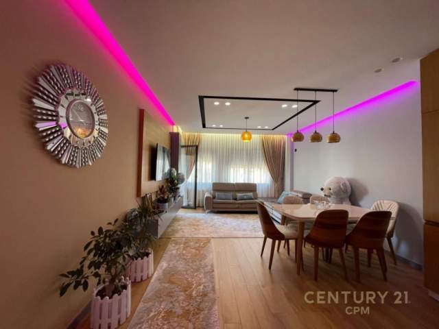 Tirane, shitet apartament 1+1+BLK Kati 3, 86 m² 130.000 Euro (Komuna e Parisit)