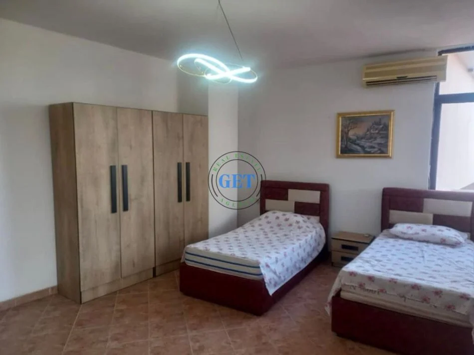 Durres, jepet me qera apartament 2+1+Ballkon Kati 4, 80 m² 400 € (Muzeumi, Durres)