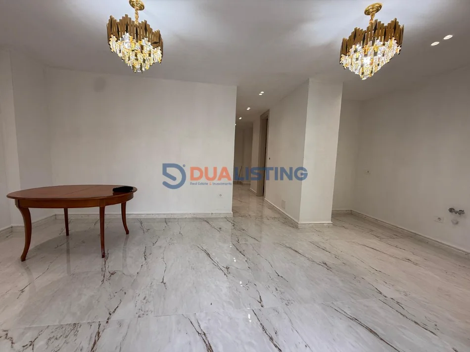 Tirane, jepet me qera ambjent biznesi , 92 m² 1.600 € (Liqeni i Thate)