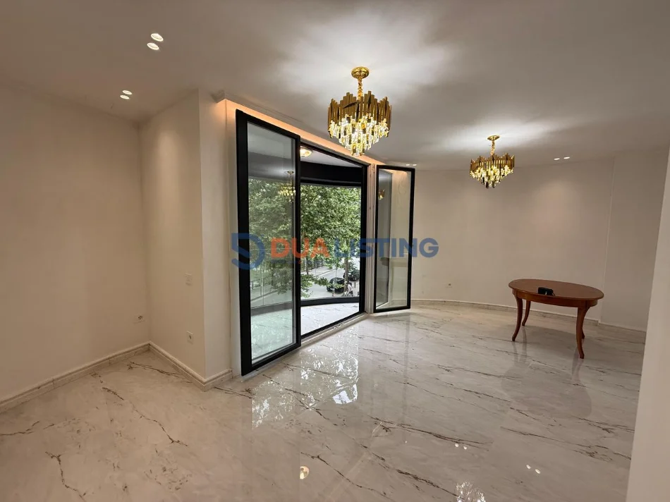 Tirane, jepet me qera ambjent biznesi , 92 m² 1.600 € (Liqeni i Thate)