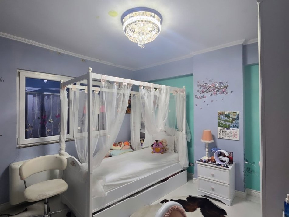 Tirane, shitet apartament 3+1 , 145 m² 299.000 € (Selvia)