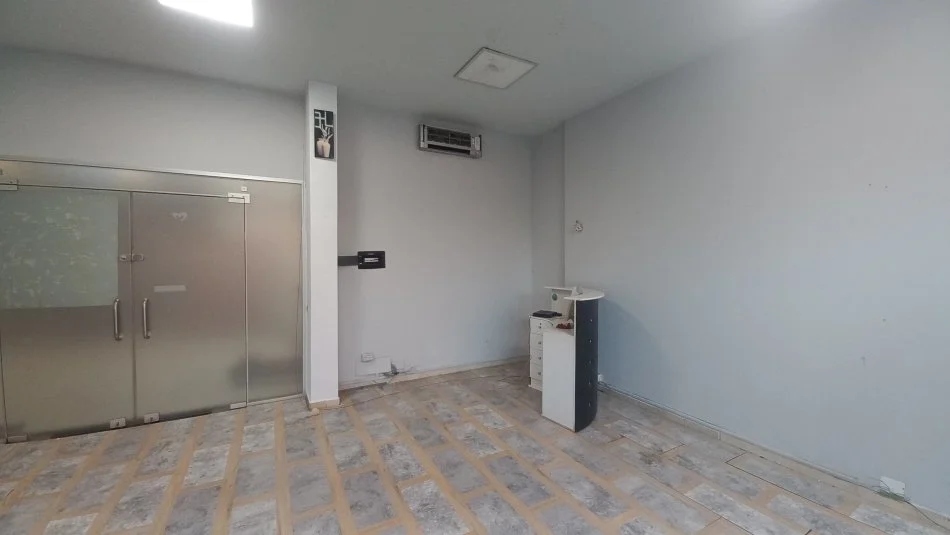 Tirane, jepet me qera zyre Kati 1, 50 m² 600 € 