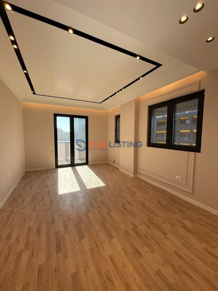 Tirane, jepet me qera zyre , 126 m² 1.200 € (Rruga e Kavajes)