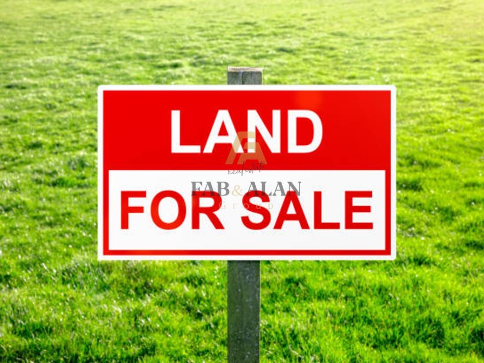Tirane, shitet toke , 1.000 m² 250.000 € (Mjull Bathore)