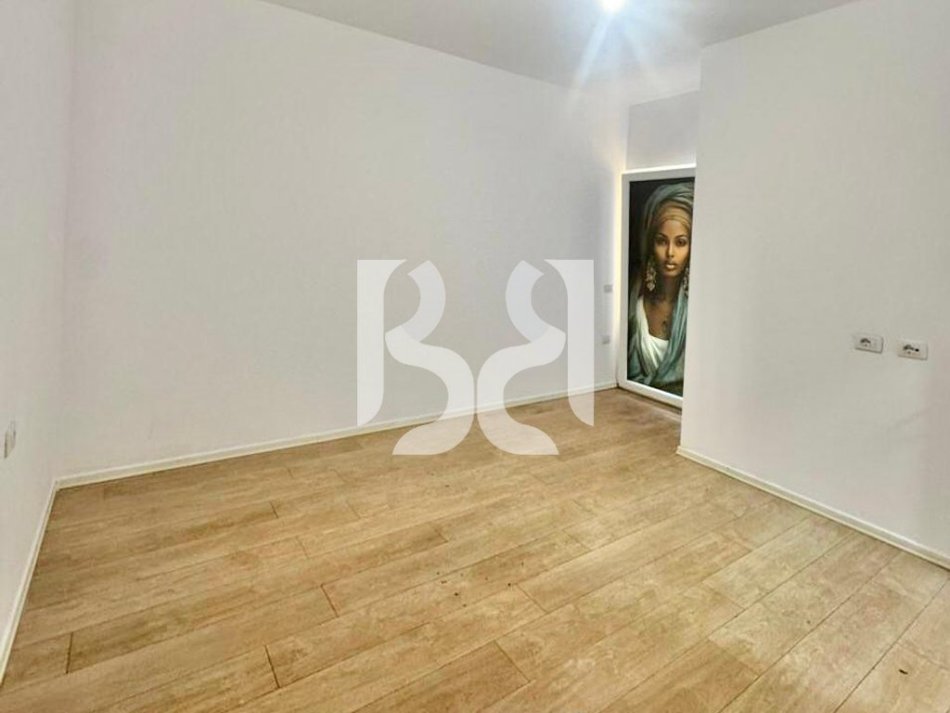 Tirane, jepet me qera apartament 2+1 Kati 3, 95 m² 850 € (Rruga e Kosovareve)