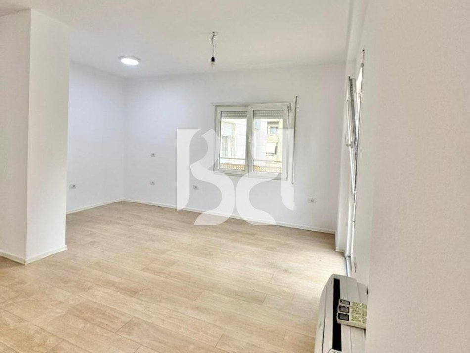 Tirane, jepet me qera apartament 2+1 Kati 3, 95 m² 850 € (Rruga e Kosovareve)