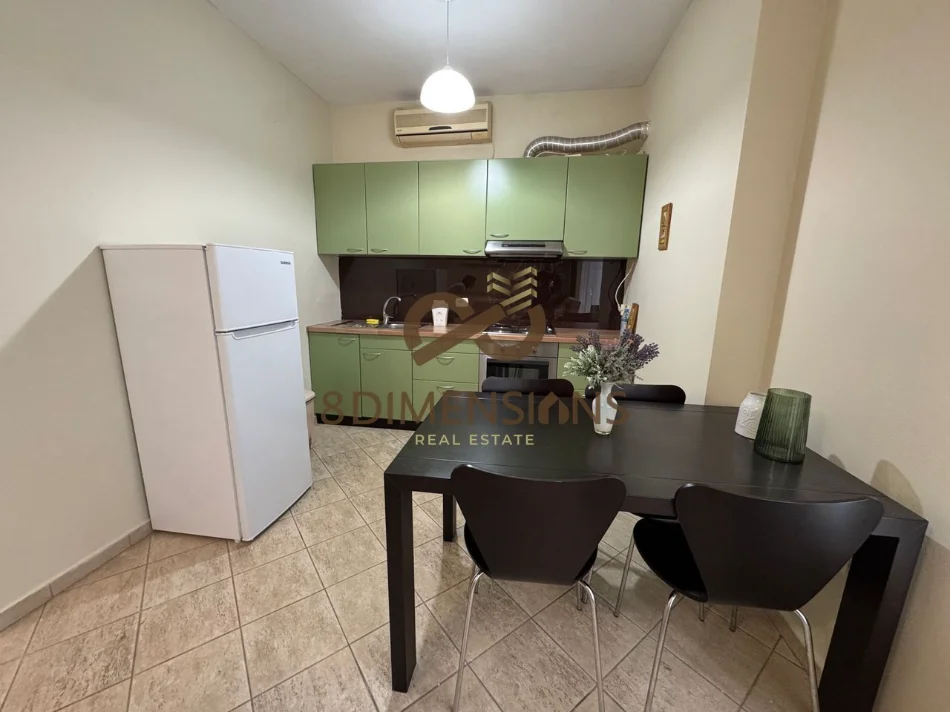 Tirane, jepet me qera apartament 1+1+Ballkon Kati 3, 65 m² 550 € (tregu elektrik)