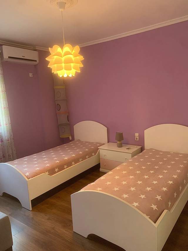 Tirane, jepet me qera apartament 3+1+BLK Kati 3, 121 m² 1.000 Euro (Rruga Islam Alla)