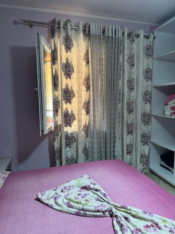 Tirane, jepet me qera apartament 1+1+Ballkon Kati 2, 75 m² 450 € (rruga Jordan Misja)