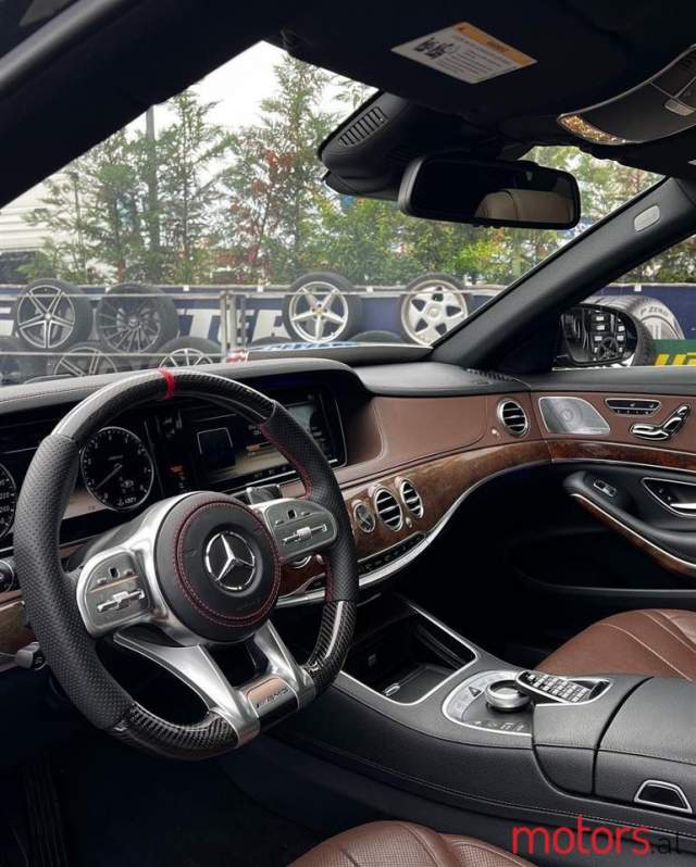 Tirane, shitet makine Mercedes-Benz S550 Viti 2014, 40.000 Euro