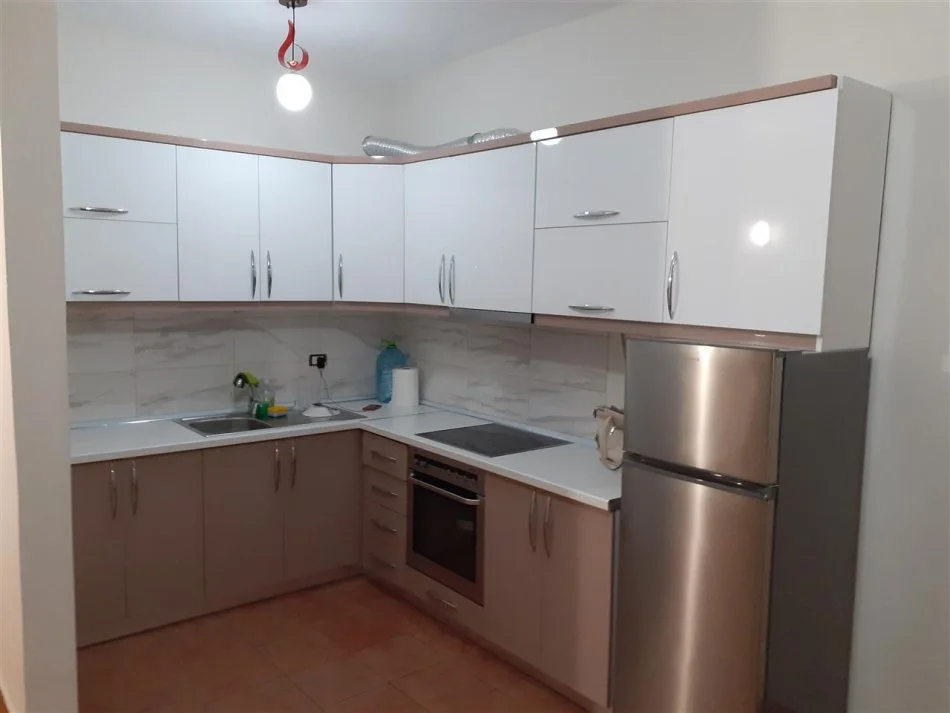 Durres,JEPET ME QERA apartament 1+1 Kati 7, 100 m² (PLAZH DURRES SHKOLLA BAJRAM CURRI)
