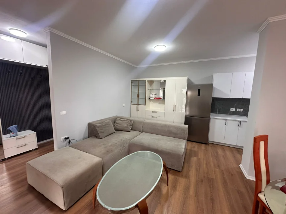 Tirane, jepet me qera apartament 2+1 Kati 2, 100 m² 900 € (rruga e durresit)