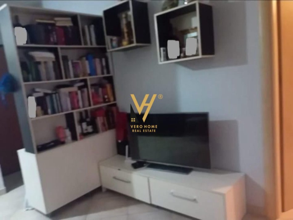 Tirane, jepet me qera apartament 1+1+Ballkon Kati 1, 60 m² 400 € (YZBERISHT)