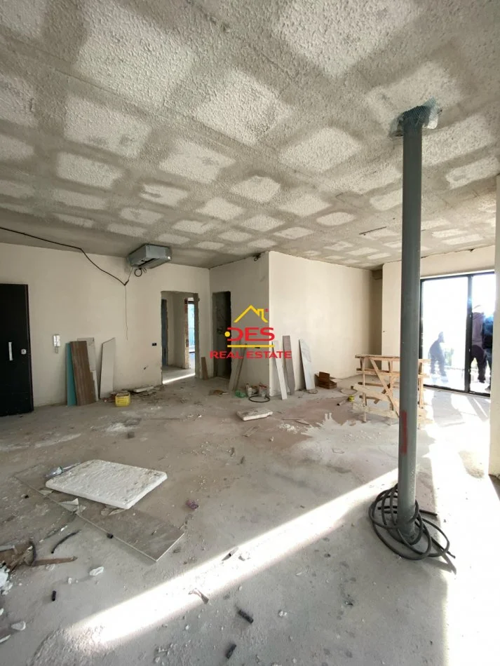 Vlore, shitet apartament 2+1+Ballkon Kati 4, 137 m² 355.000 € (Rruga Murat Tërbaçi)