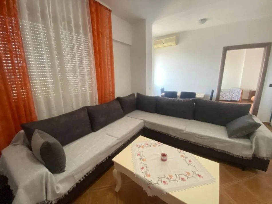 Tirane, jap me qera apartament 2+1+Ballkon Kati 8, 95 m² 600 € (PERBALLE DELIJORGJIT TE NELA)