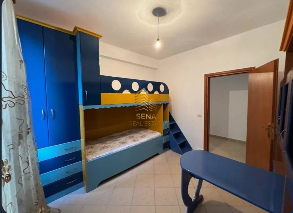 Tirane, jepet me qera apartament 2+1+Ballkon Kati 2, 94 m² 450 € (Yzberisht)