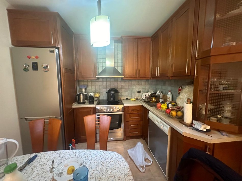 Tirane, shitet apartament 2+1+Ballkon Kati 7, 95 m² 210.000 € (Pazari i Ri)