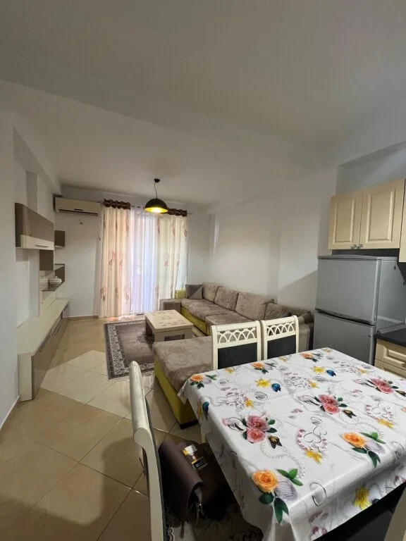 Tirane, jepet me qera apartament 1+1+Ballkon Kati 6, 70 m² 450 € (ASTIR)