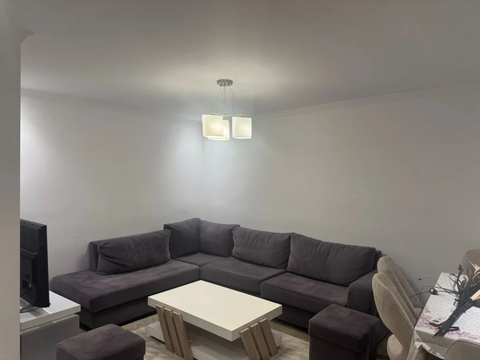 Tirane, jepet me qera apartament 1+1 Kati 3, 60 m² 500 € (Prane Fushes Ali Demit, Tirane.)