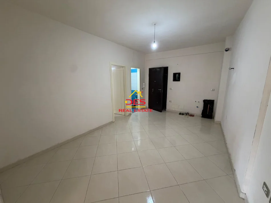 Vlore, shitet apartament 2+1+Ballkon Kati 4, 86 m² 1.600.000 € (Bulevardi Vlorë- Skelë)