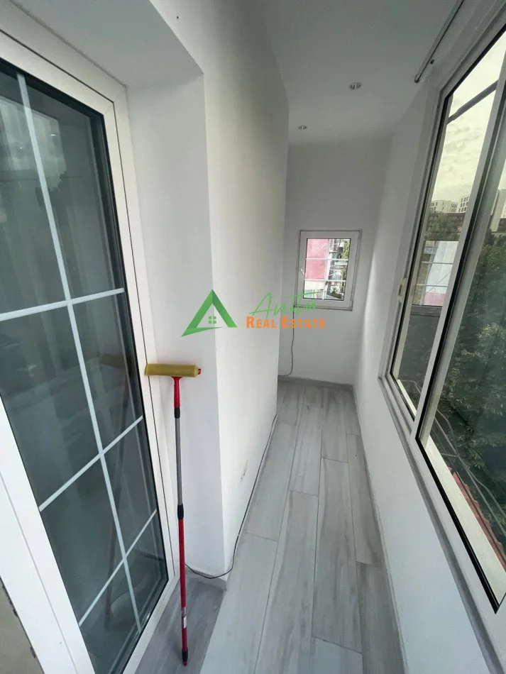 Tirane, jepet me qera apartament 1+1+Ballkon Kati 3, 64 m² (Rruga Bardhyl)