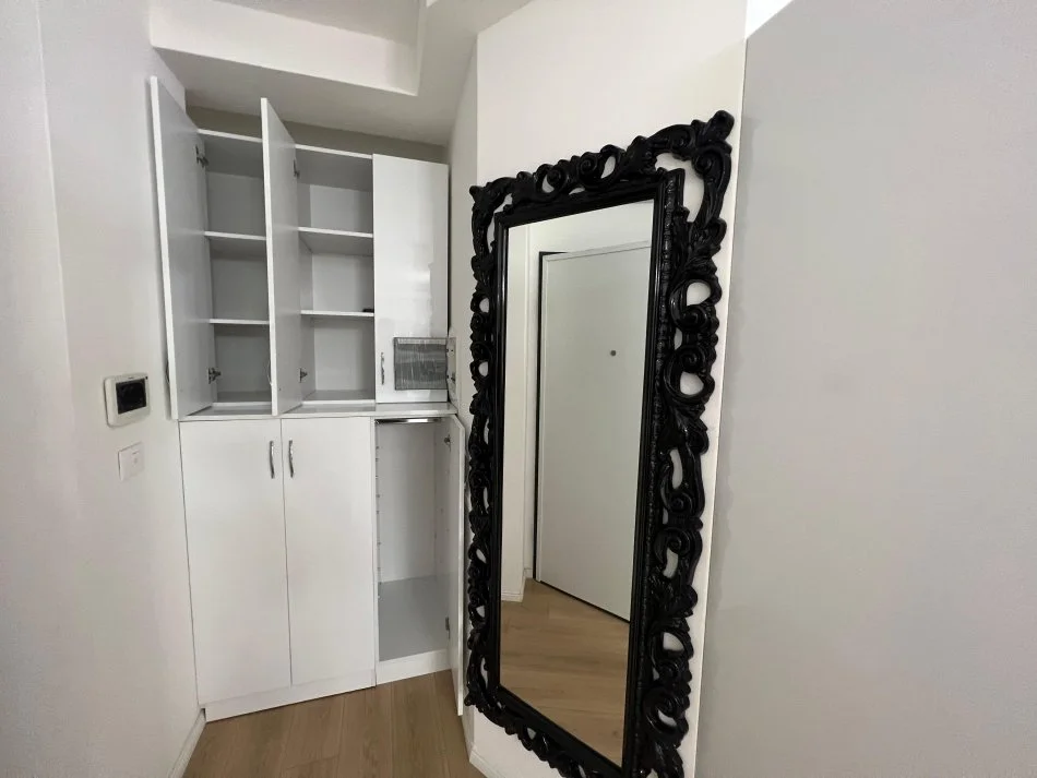 Tirane, jepet me qera apartament 1+1 Kati 3, 56 m² 600 € (Tek 21 dhjetori)